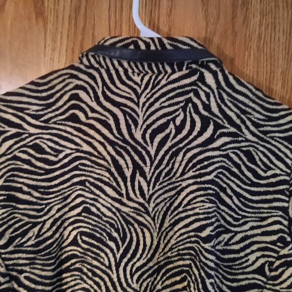 JM Collection Petite Zebra Print Cropped Jkt Blzr Workwear Sz M Neutral Graphic - Picture 6 of 10